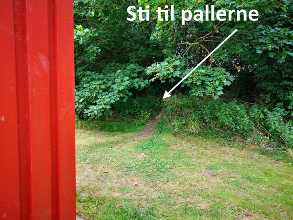 Solhøj rasteplads sti til pallerne